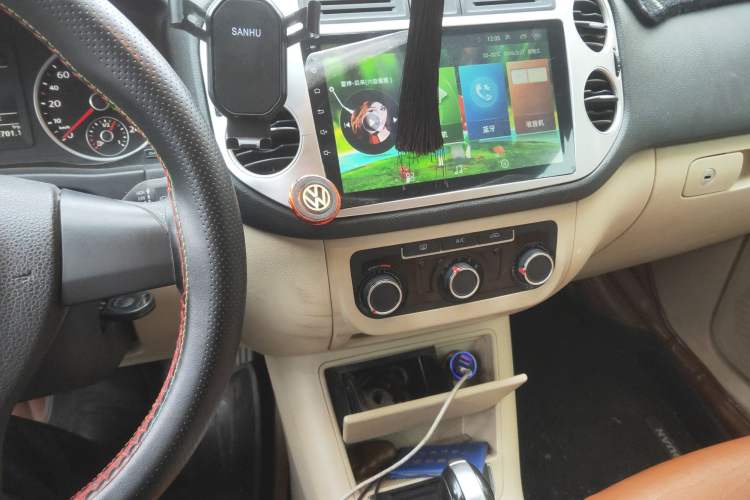 Used Volkswagen Tiguan 2015 1.8TSI Automatic Two-Wheel Drive Trend Edition Audio And AC Panel