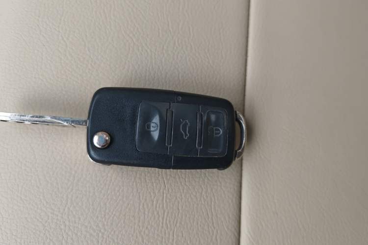Used Volkswagen Golf 2010 1.6 Automatic Comfort Edition Vehicle Key