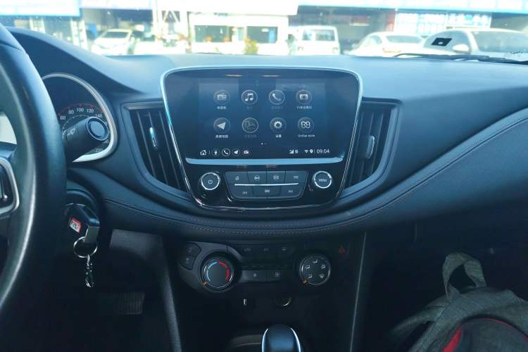 Used Chevrolet Monza 2020 Light Hybrid RS 330T Automatic Comfort Edition Audio And AC Panel