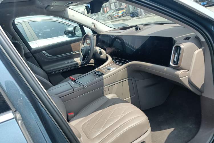 Used Hima AITO M9 2024 Range-Extended Ultra Version 52 kWh 5-Seater Model Right Front Seat