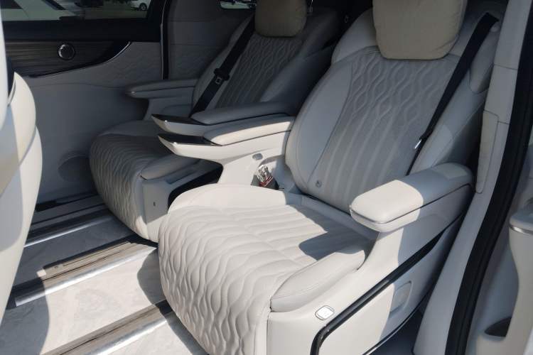 Used FORTHING Xinghai V9 2024 1.5TD 200km Qingyunti Series Premium Version Left Rear Seat