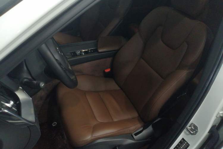 Used Volvo XC60 2021 T5 4x4 Smart Luxury Edition
