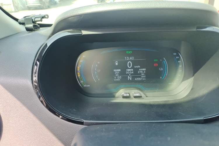 Used Chery QQ Little Ant 2022 Sweet Pink Edition Half-Sugar Version Lithium Iron Phosphate 29.2 kWh 30 kW 301 km