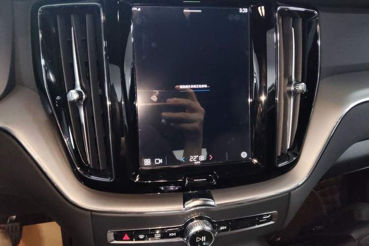 Used Volvo XC60 2024 B5 4x4 Smart Luxury Edition