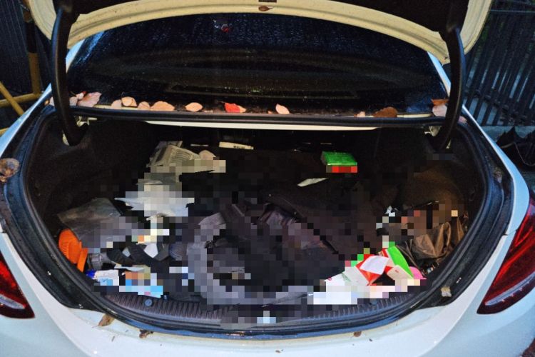 Used Mercedes-Benz C-Class 2017 Restyled C 180 L Fashion Edition Sport Version Trunk