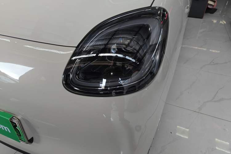 Used Wuling Hongguang MINIEV 2025 Four-Door Version Premium Edition Left Front Headlight