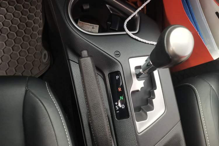 Used Toyota RAV4 2016 2.5L Automatic 4x4 Elite Edition
