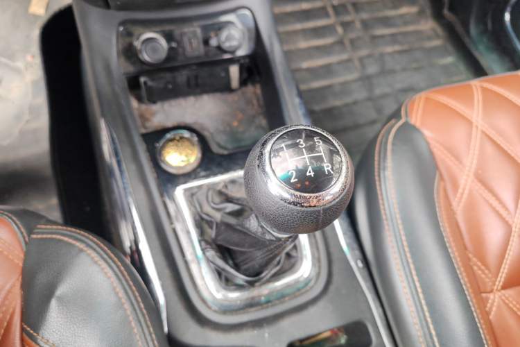 Used SWM X3 2017 1.6L Manual Fashion Model Gear Lever