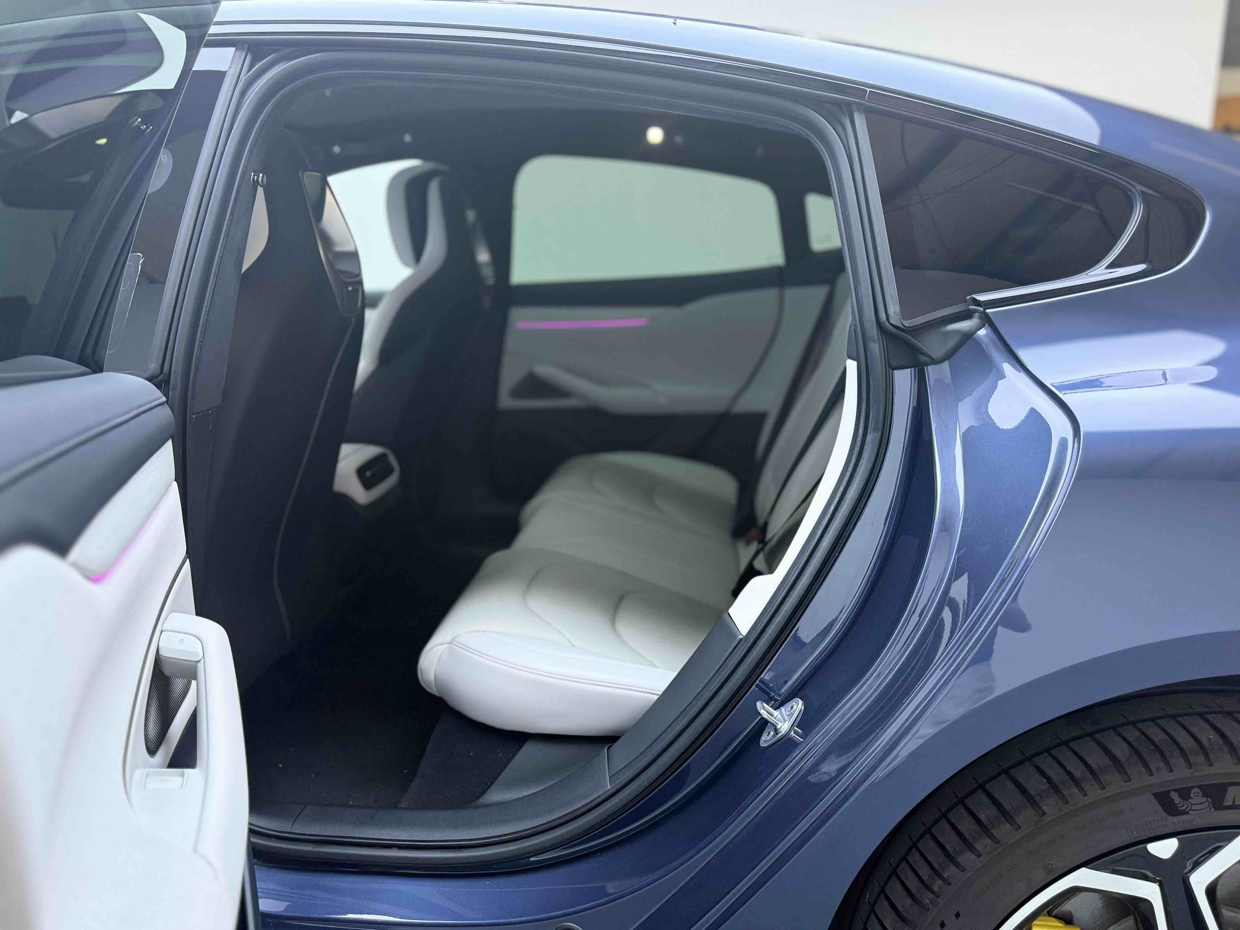 Xiaomi Auto SU7 2024 Four-Wheel Drive Ultra-Long Range Advanced Intelligent Driving Max Edition — снимка 20