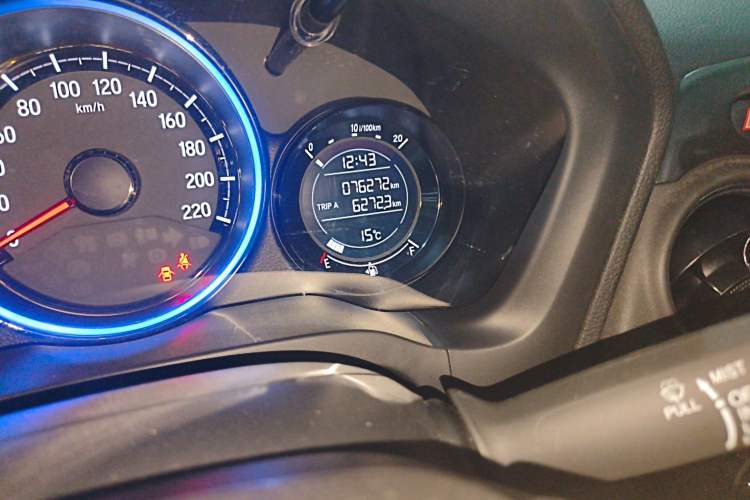 Used Honda XR-V 2017 1.8L EXi CVT Comfort Version Odometer Close Up