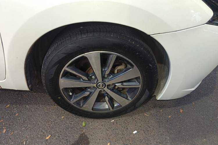 Used Nissan Lannia 2016 1.6L Manual Cool Edition Right Front Wheel Hub