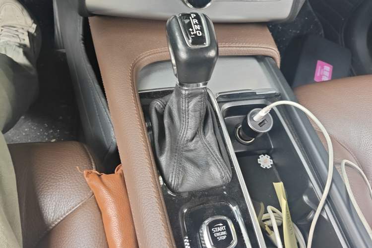 Used Volvo XC90 2019 T5 Zhiyi Edition 5-Seater China VI Standard Gear Lever