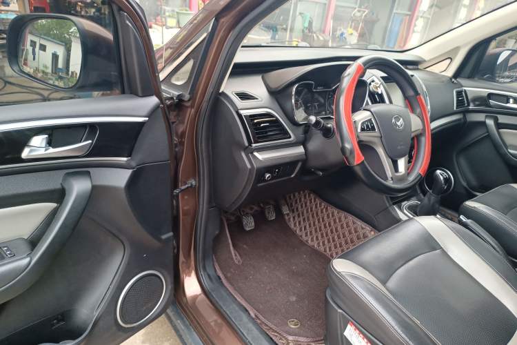 Used HYOSOW H3 2015 1.5L manual Comfort trim level
