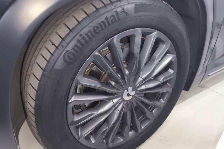 Used Nio ES8 2018 355 km Base Version 7-Seater Edition