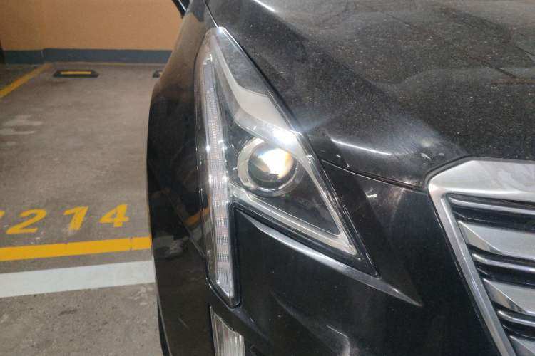 Used Cadillac XT5 2018 25T Luxury Model
