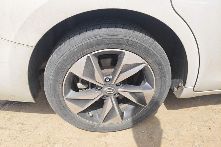 Used GAC Trumpchi M6 2021 PRO 270T Automatic Luxury Edition Exterior 5