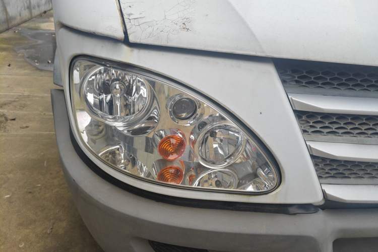 Used Iveco Power Daily 2017 2.5T Classic A37 High-Roof 7-Seater Passenger Van 47Z5 Right Front Headlight