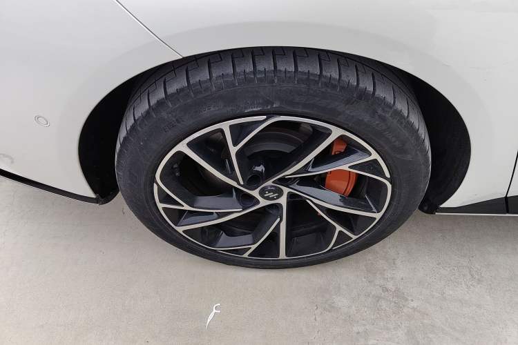 Used IM L7 2022 Dynamic Model Right Rear Wheel Hub