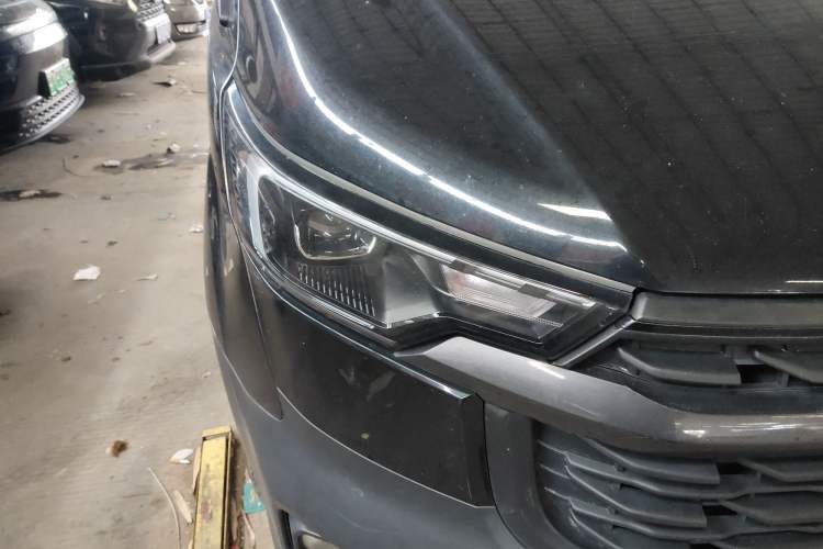 Used Ford Transit 2023 2.0T Gasoline Automatic Multi-Function Commercial Vehicle Mid-Drive Mid-Roof 5/6 Seats
