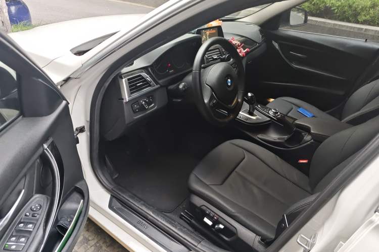 Used BMW 3 Series 2016 320Li Fashion Model
