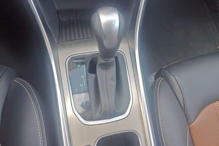 Used BYD Song 2018 1.5TID Automatic Smart Connect Prestige Model Gear Lever