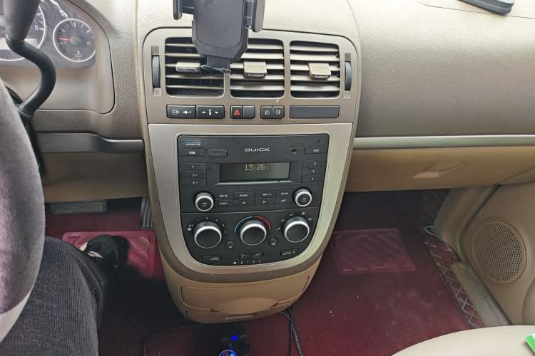 Used Buick GL8 2014 2.4L Comfort Edition
