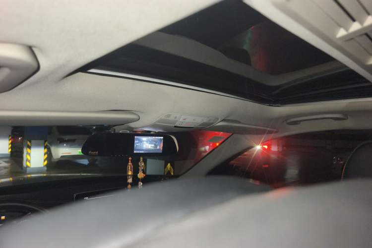 Used Mercedes-Benz C-Class 2017 C 180 L Sport Edition Headliner