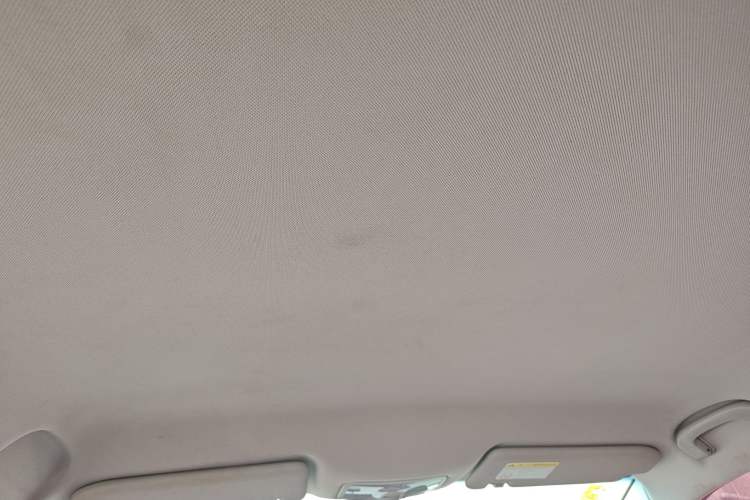 Used Roewe 360 2016 1.5L Automatic Smart Screen Version Headliner