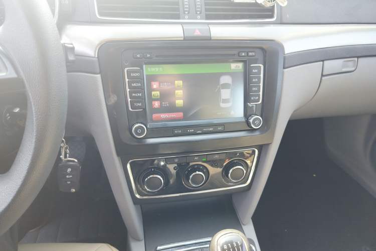 Used Skoda Superb 2013 1.4TSI Manual Shengshi Edition Audio And AC Panel