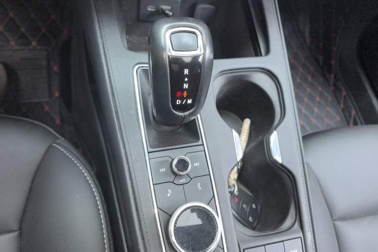 Used Cadillac XT4 2018 28T Two-Wheel-Drive Luxury Model Gear Lever