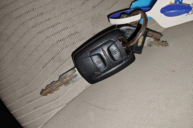 Used Wuling Rongguang V 2019 1.5L Standard Version China VI LAR Vehicle Key