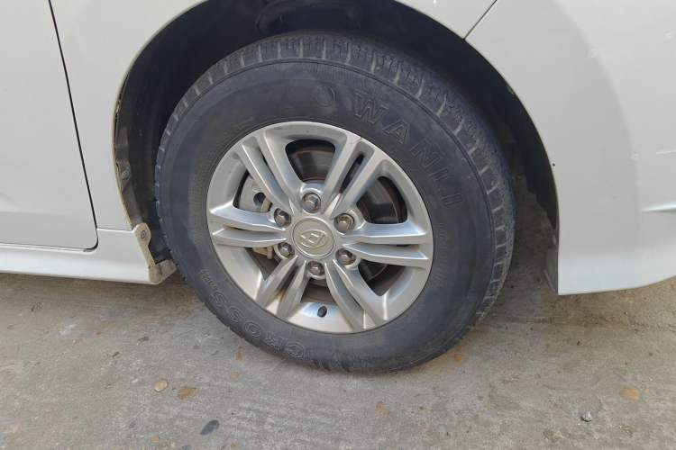 Used SAIC MAXUS G10 2021 2.0T Automatic Smart Edition Gasoline 7-Seater Right Front Wheel Hub