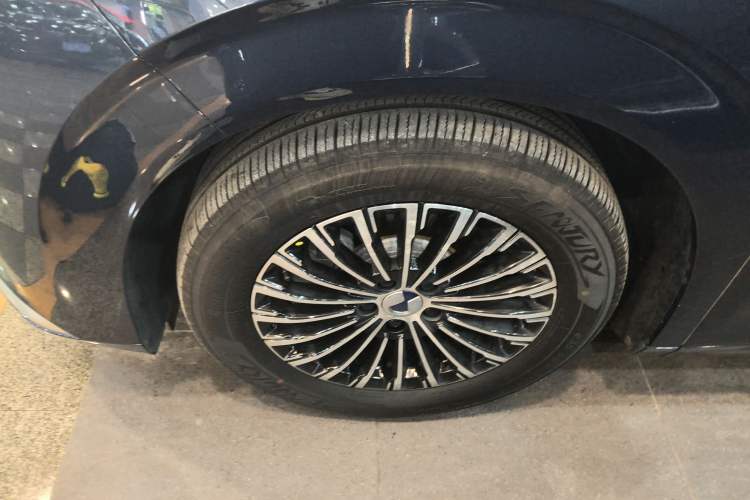 Used Denza D9 2022 DM-i 970 Four-Wheel Drive Prestige Model
