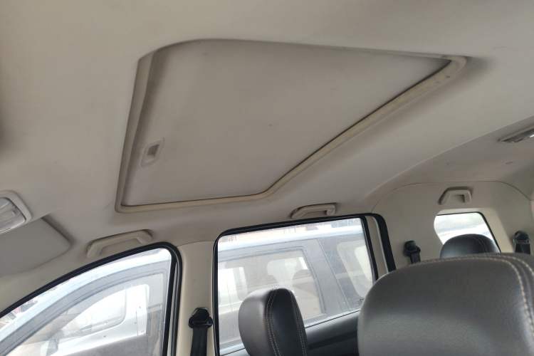 Used Dongfeng Fengon 370 2018 S370 1.5L CVT Luxury 7-Seater Headliner