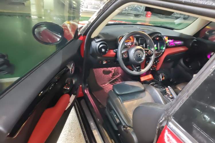 Used MINI 2018 1.5T COOPER Artist
