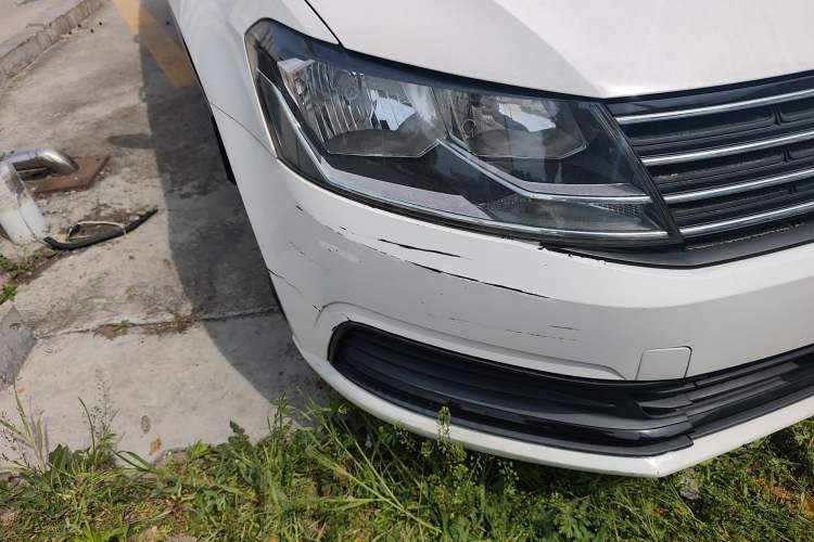 Used Volkswagen Lavida 2015 1.6L Manual Fashion Edition Right Front Headlight