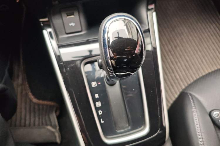 Used Nissan Sylphy 2019 1.6XV CVT Smart Connect Luxury Edition China VI Standard Gear Lever