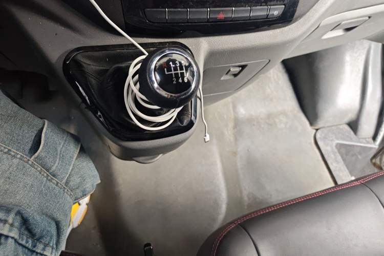 Used Foton Toano 2021 2.0T Manual Tongtu Short Wheelbase Mid-Height 5/6-Seater 4F20TC3 Gear Lever