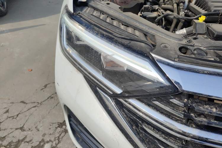 Used Volkswagen Sagitar 2023 280TSI DSG Excellence Edition Right Front Headlight