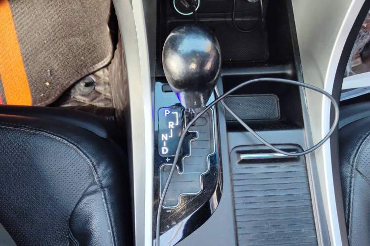 Used Hyundai Sonata 2014 2.4L Automatic Luxury Version China IV Standard