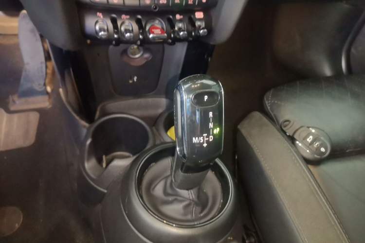 Used MINI 2022 1.5T COOPER Artist Gear Lever