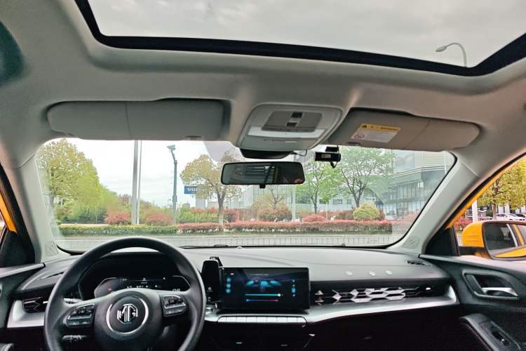 Used MG 5 2022 180 DVVT CVT Youth Luxury Edition Headliner