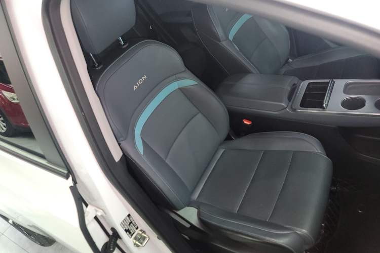 Used AION Y 2023 Plus 510 Smart Edition Right Front Seat