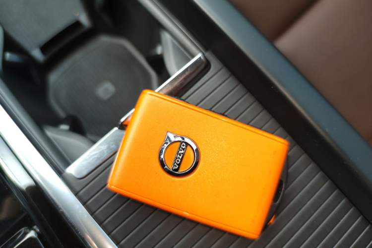 Used Volvo XC60 2024 B5 4x4 Smart Luxury Edition