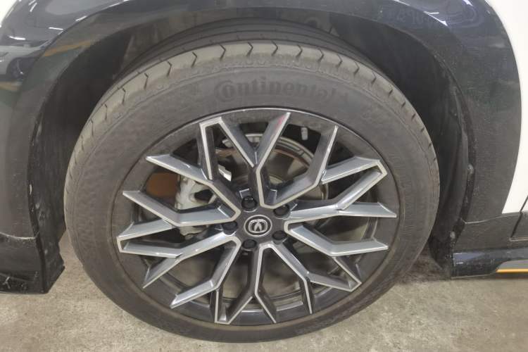 Used CHANGAN UNI-T 2022 1.5T Prestige Version Left Front Wheel Hub