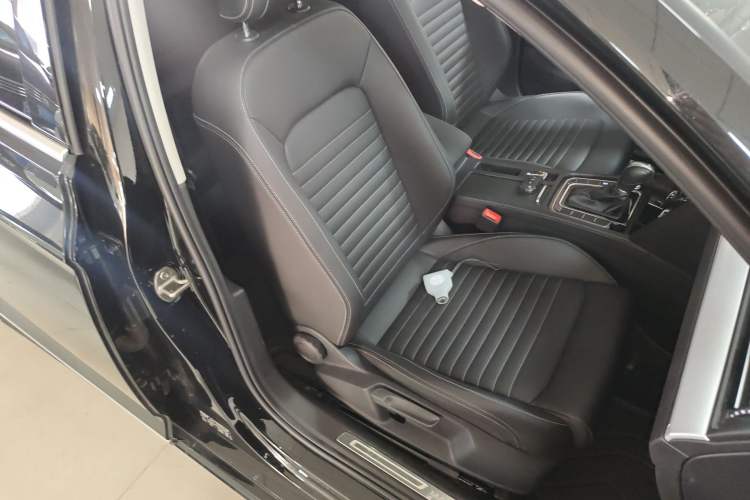 Used Volkswagen Magotan 2025 Zhongxiang Version 280TSI DSG Comfort Edition