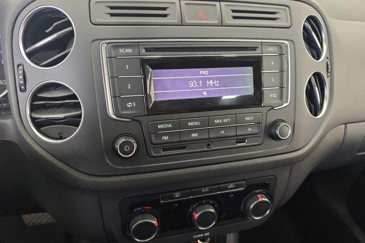 Used Volkswagen Tiguan L 2016 280TSI Automatic Two-Wheel-Drive Silk Road Style Edition
