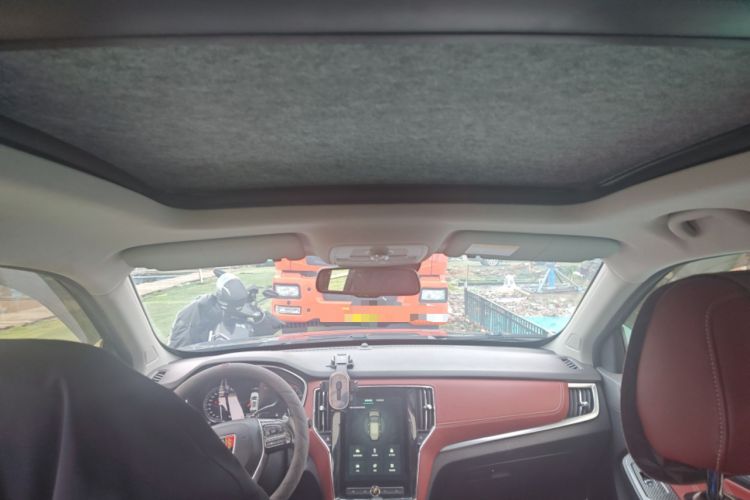 Used Roewe RX5 2016 30T Four-Wheel Drive Automatic Internet Smart Luxury Edition Headliner