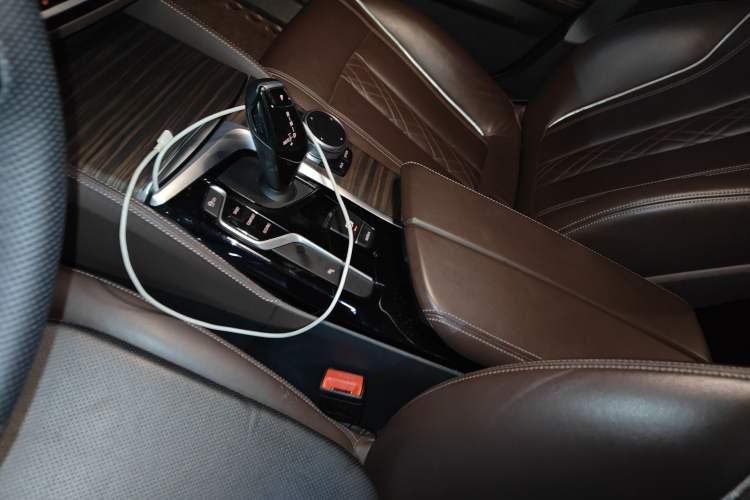 Used BMW 5 Series 2019 530Li Leading Model Luxury Package Vehicle Key