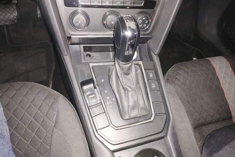 Used Volkswagen Lamando 2019 230TSI DSG Fashion Edition China V Standard